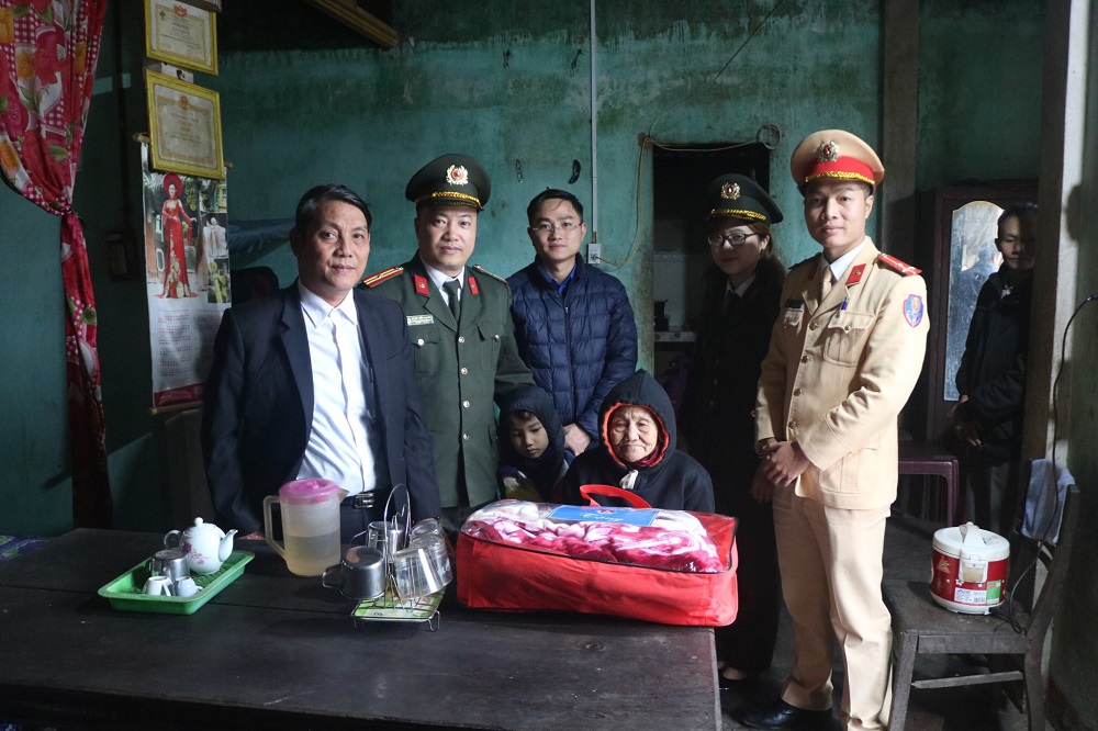 Phối hợp thực hiện chuyến đi “Tình nguyện mùa Đông 2020” và “Xuân Tình nguyện 2021” đến với đồng bào 4 tỉnh miền Trung